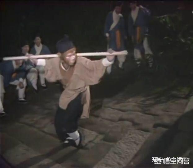 网友掀起了对于六小龄童“六学家”的创造浪潮中,应该如何评价？