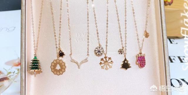 金手镯图片女款大全2021新款,2021年什么时候买黄金首饰便宜？