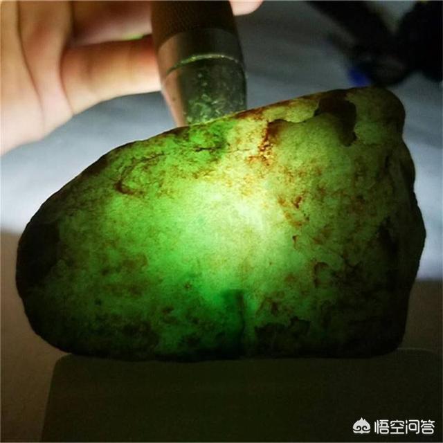 淘宝直播间买翡翠原石靠谱吗,直播里面的翡翠原石真的靠谱吗？
