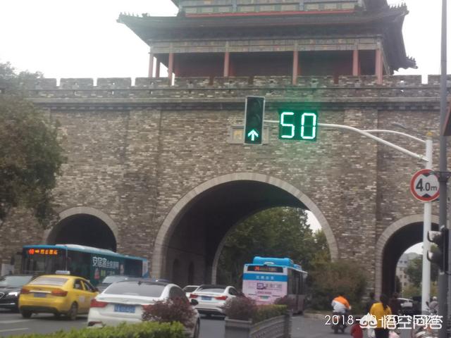 成都和南京这两个东西部特大城市全面比较,谁更强？