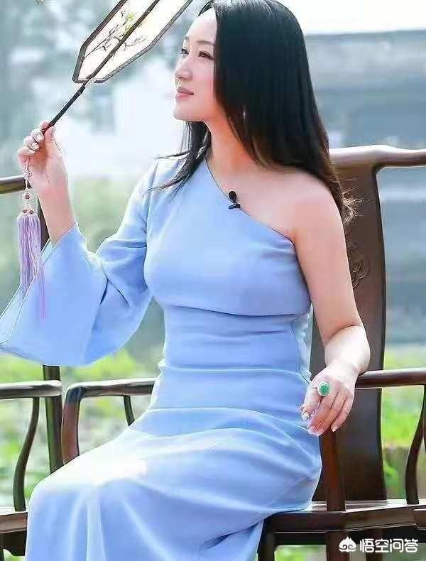 佩戴翡翠有什么讲究,如何佩戴翡翠才能显得有格调？