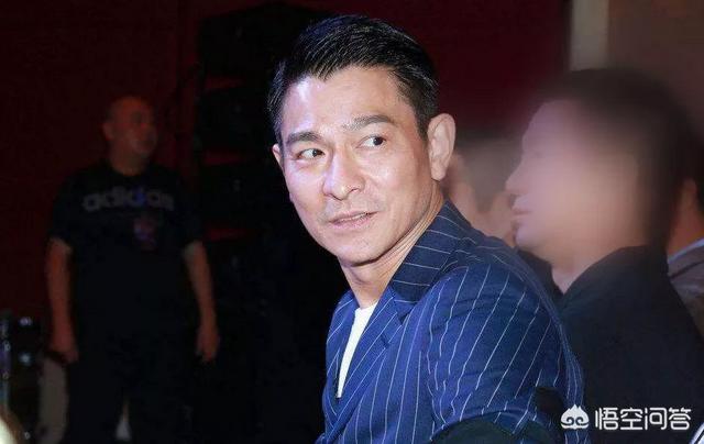 李连杰爷爷身份:李连杰武打动作的确很帅，但他真的能打吗