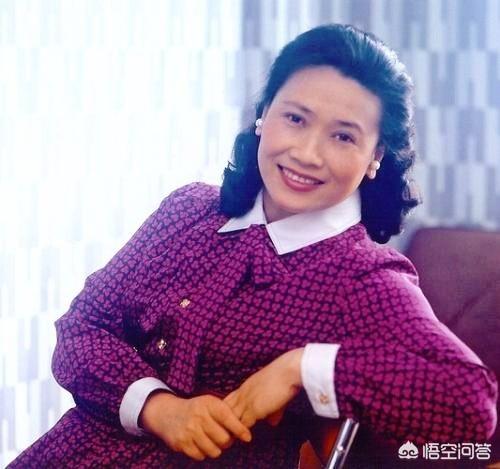 戚薇回应割双眼皮:小S自曝脸上打针，你觉得明星应该整容还是坦然地面对岁月