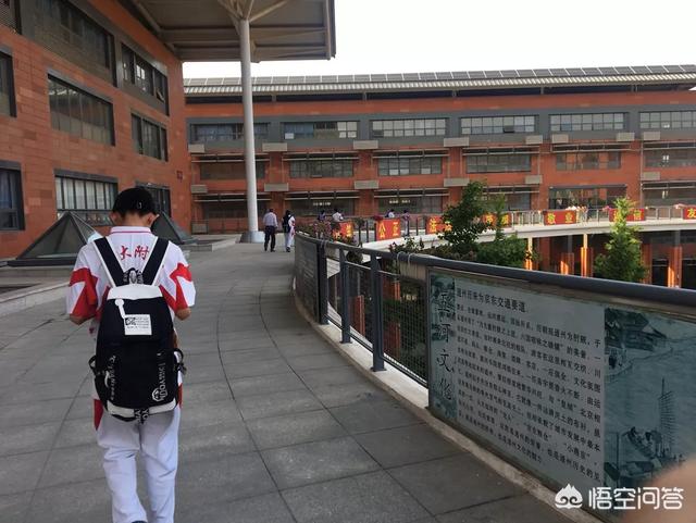赖佩霞:和父母关系不好，感觉没有快乐，你们有这种经历吗