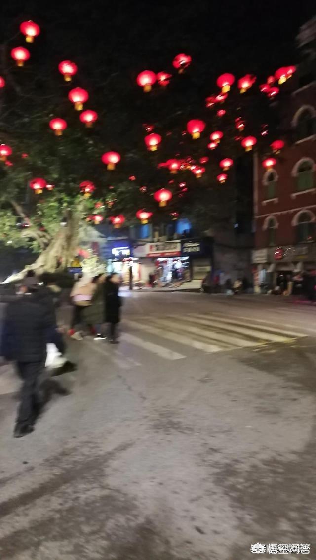 放孔明灯:过春节，你会放孔明灯吗？