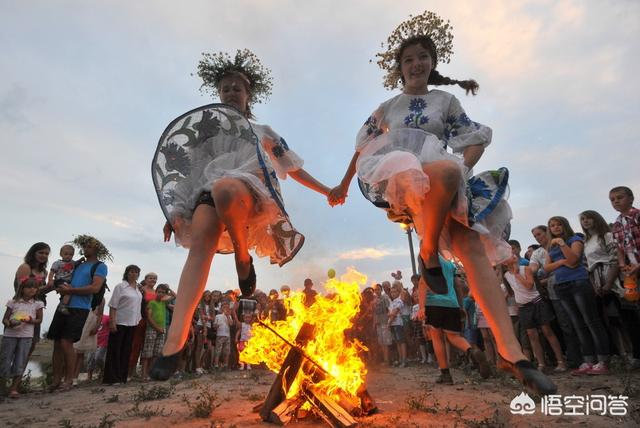 保定百灵鸟叫视频:有些地方农村人在大年三十晚上要烤火，有什么说辞吗？