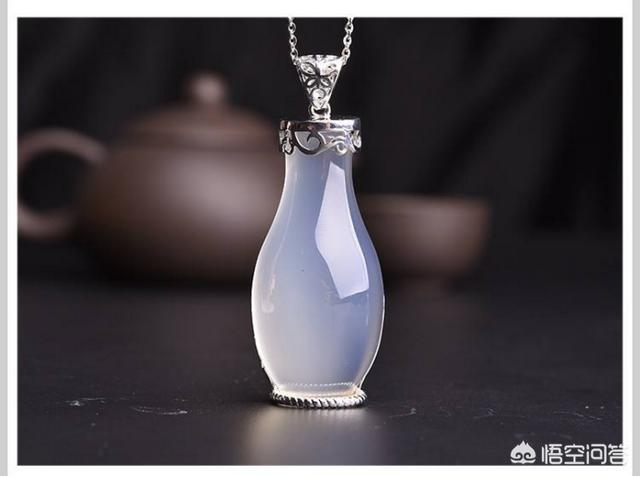 翡翠销售中常见的100个问题,怎样才能避免买到假冒翡翠？