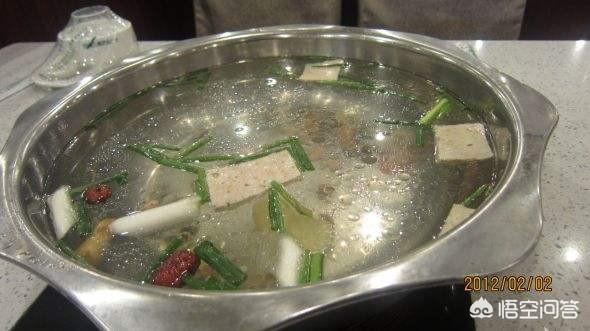生牛骨的骨髓颜色:怎么做能不让牛骨汤发白？