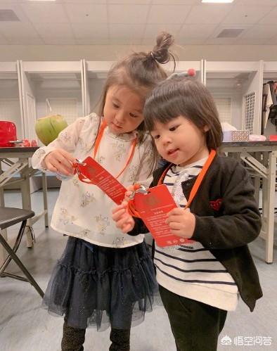 贾静雯20年前旧照:贾静雯和修杰楷相爱多年，你怎么看待他们如今才办婚礼？
