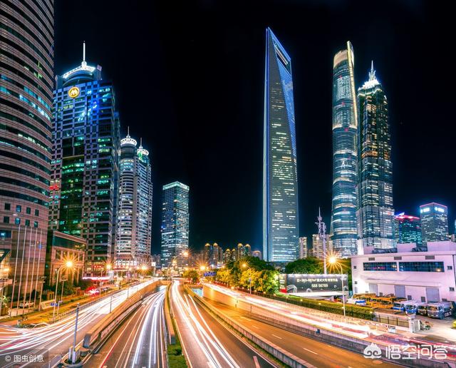 上海红美丽:你觉得重庆和上海哪里的夜景比较好看？