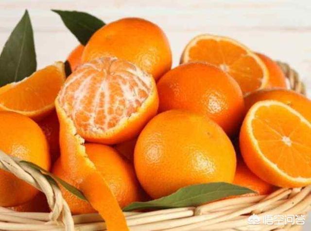 烤橘子的功效与作用，农村老话说“一个橘子十副药”，橘子有哪些功效和作用呢？