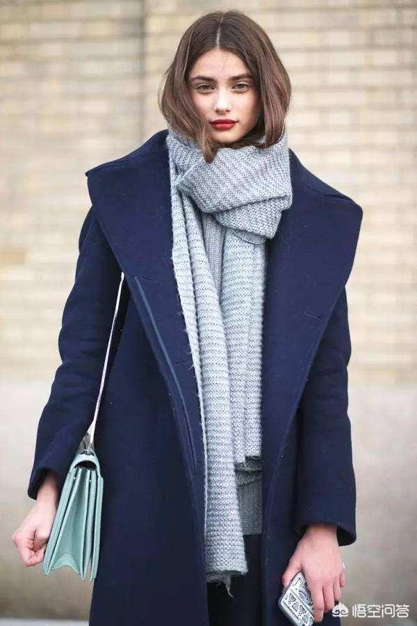 什么颜色的内搭和藏青色的外套搭配会比较好看？