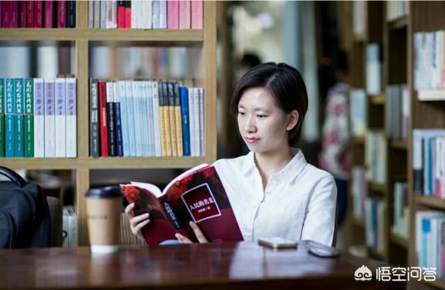 李白和王勃是一个时代的吗:张若虚、李白谁是唐朝第一诗人？