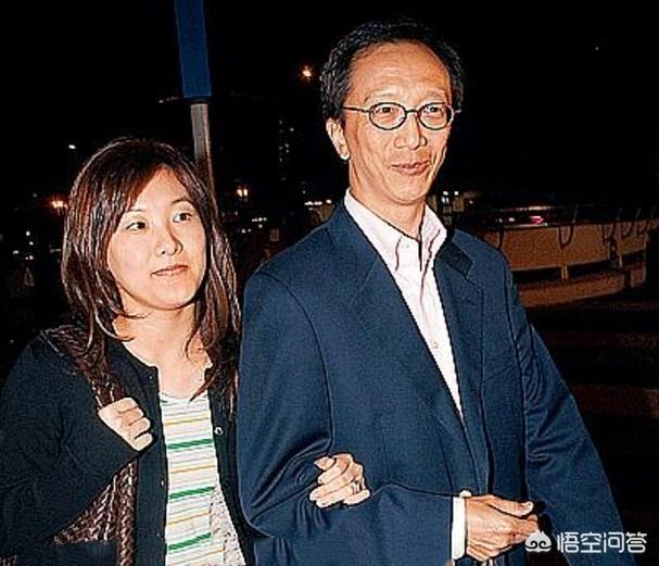 伏明霞老公是谁:同样是跳水皇后，为什么吴敏霞结婚生娃不如伏明霞郭晶晶受关注