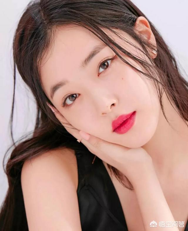 费启鸣章若楠:90后女演员章若楠为什么会被王思聪关注