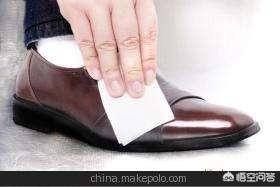 如果在大街上踩到狗屎,怎么优雅地把鞋子清理干净？