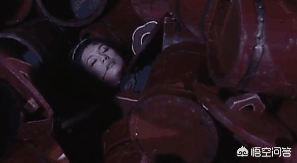 《康熙王朝》中容妃是康熙最喜欢的妃子，为什么会被康熙送入宗人府，后来又杀死所有看见她刷马桶的人？插图86