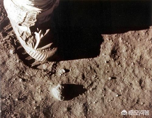 玉兔二号“出差”几年了，玉兔二号登月，“阿波罗时期”的“脚印”还存在吗？