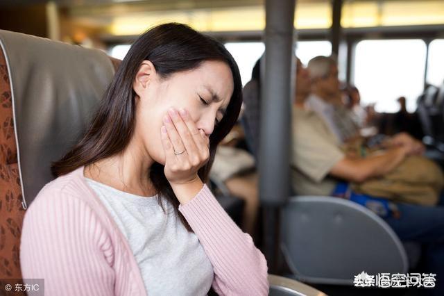 如何区分积食呕吐和受凉呕吐:孩子感冒发烧、积食呕吐，该怎么办？