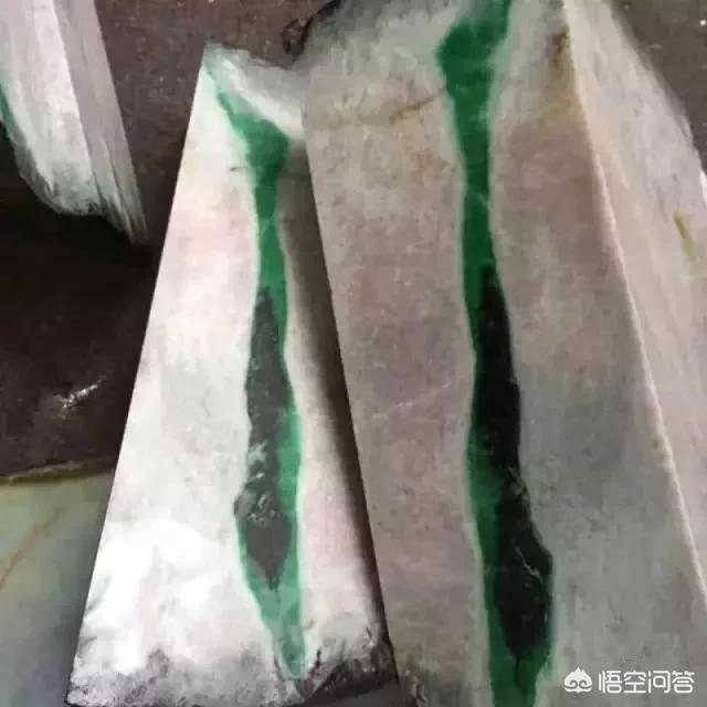 翡翠原石皮太厚了,怎么看原石里面有没有翠？