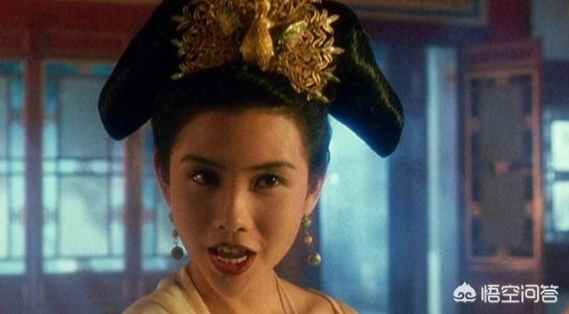 宫洺喜欢谁:电影小时代里顾里也是富二代。为什么顾源的妈妈不喜欢她