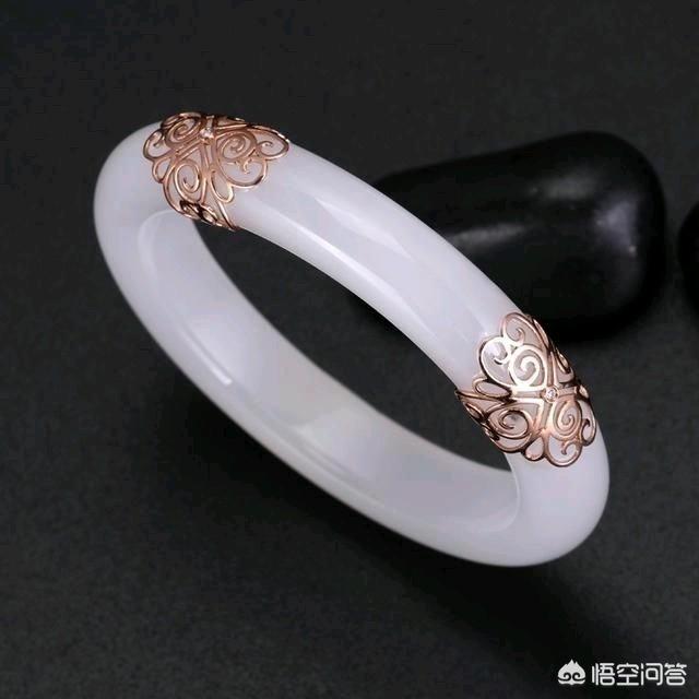 玉手镯不小心摔断了预示什么,翡翠手镯不小心摔断了怎么办？要怎么挽救？