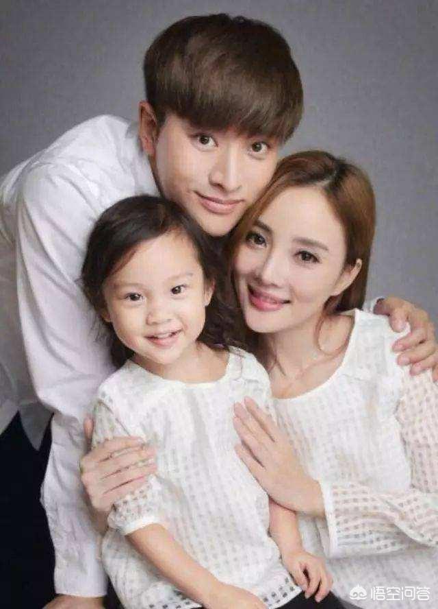 贾乃亮和李小璐离了么:贾乃亮和李小璐真的离婚了吗？小甜馨怎么办？