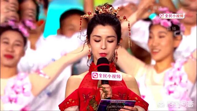 新疆克拉玛依女主持人，浙江卫视跨年演唱会上那个年轻漂亮却说错台词的女主持人是谁