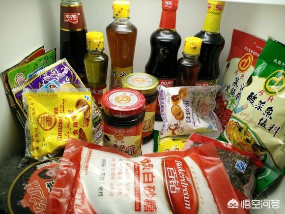 厨房一般都需要摆放什么佐料和配料？几样为恰到好处？有多少种油类？