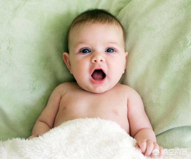 王小玮大肚孕照:等有钱再生孩子好还是趁年轻赶紧生比较好？