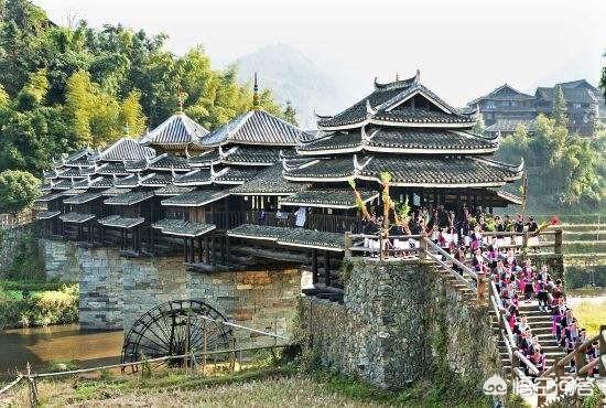 滕代远:《亮剑》里的“老总”是谁？和他一起聊天的那个长脸又是谁？