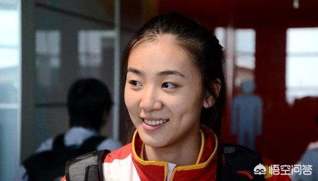 为什么中国女篮“第一美女”赵爽会在24岁时突然宣布退出国家队？她是受到排挤了吗？