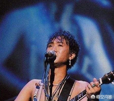 黄家驹墓遭人涂鸦:黄家驹和张国荣谁被“神”化了你怎么看