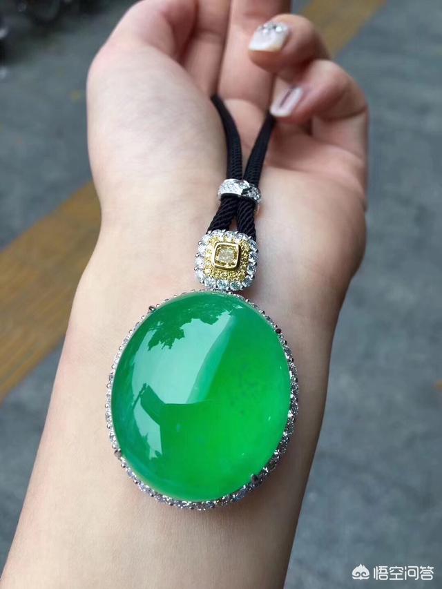 翡翠原石场口皮壳特征,好的翡翠原石的表面特征有哪些？