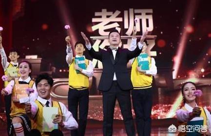 央视著名主持人李佳明，为何最近销声匿迹了呢？