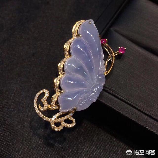 女生戴的翡翠吊坠,有哪些时尚的翡翠吊坠款式？