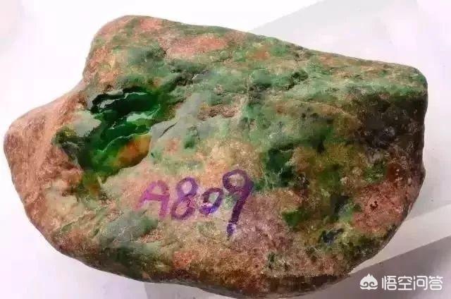 翡翠原石怎么鉴定好坏,如何根据原石皮壳特征判断翡翠内部好坏？