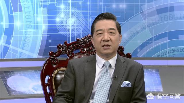 国内的几个军事评论员,哪位专业知识更强？