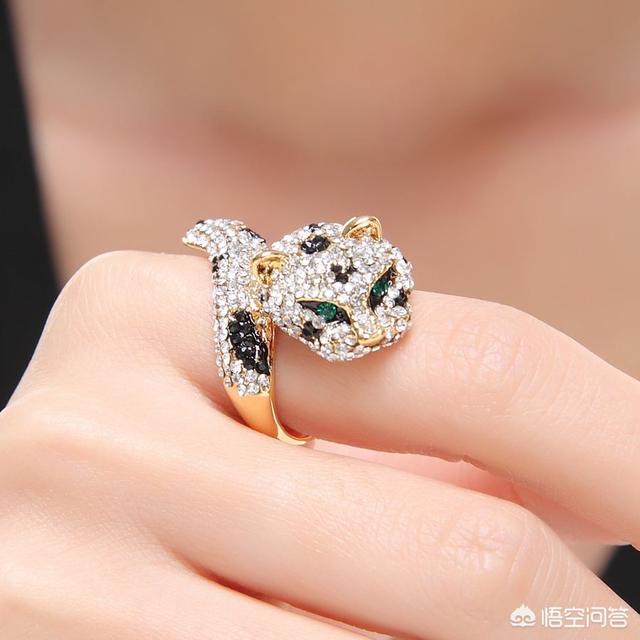 求婚戒指买什么好,浪漫的求婚戒指要如何选？