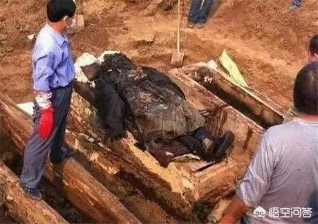 太监李莲英:慈禧太后身边大太监李莲英贪了多少钱？