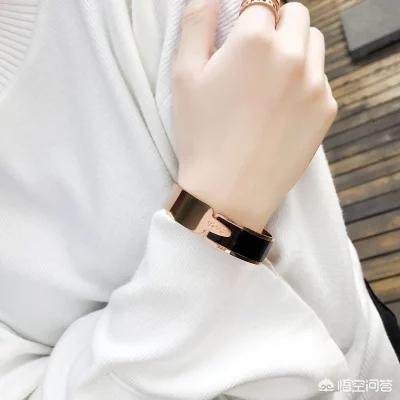 今年流行什么黄金首饰,2019年的饰品店流行什么？