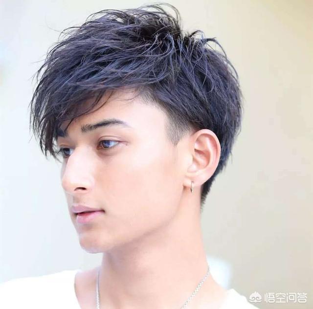 男生头发软还出油，适合纹理烫，定位烫还是锡纸烫