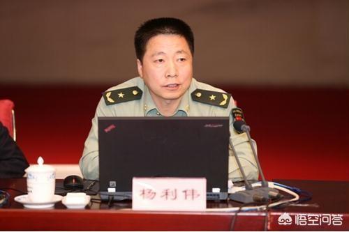 杨利伟为何不再上天:聂海胜比杨利伟还大1岁，为何能三探苍穹，杨利伟却只能上1次