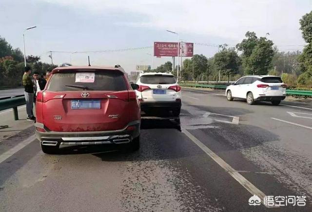 頭條問答 - 前車虛線變道後,車輛被後車追尾,責任怎麼判?(71個回答)