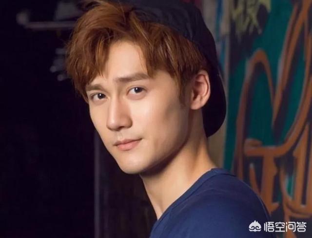 胡歌评价郑爽:胡歌应该是好多男的都会喜欢的明星吧