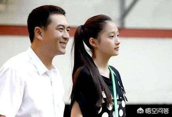 宋祖儿:宋祖儿撞衫孙艺珍，不同年龄段两种风格，你更pick谁？