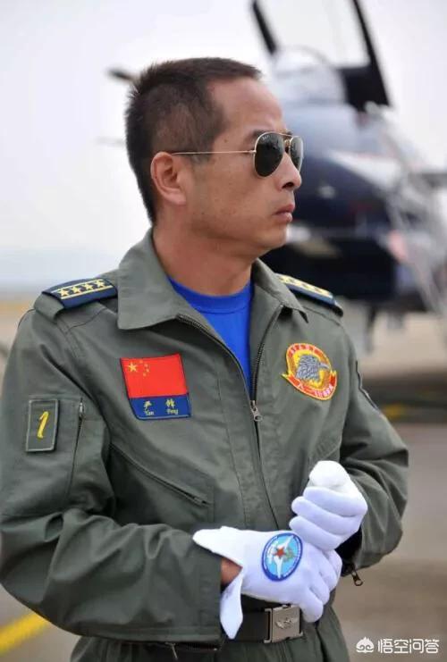 谁能推荐几部大型灾难片吗，国内外的都可以