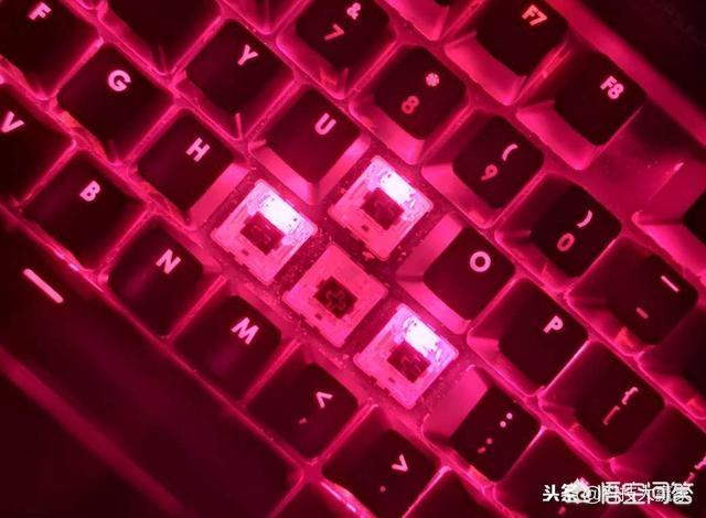 机械键盘用金属面板的话,手部容易出汗会不会容易生锈？