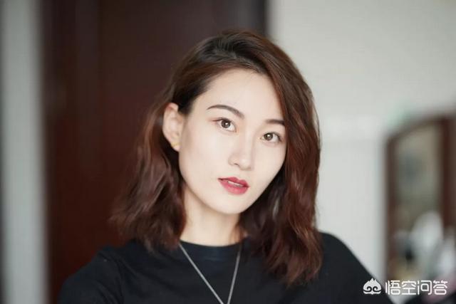 有哪些发型适合发量少的人？