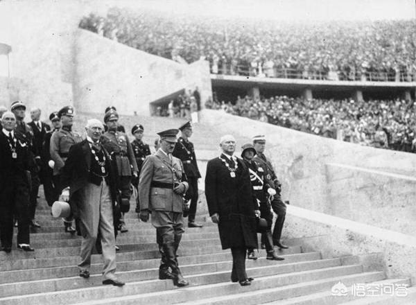 希特勒简介:当年德国那么穷，希特勒哪来的资金发展军队和发动战争？
